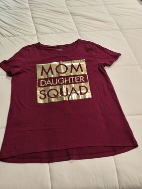 Place Girls Maroon Tee with Metallic Gold 'Mom Daughter Squad' Graphic